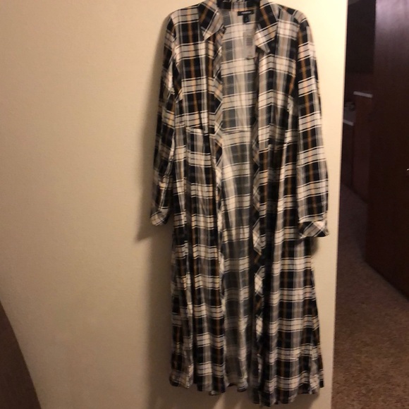 Duster - Picture 1 of 5